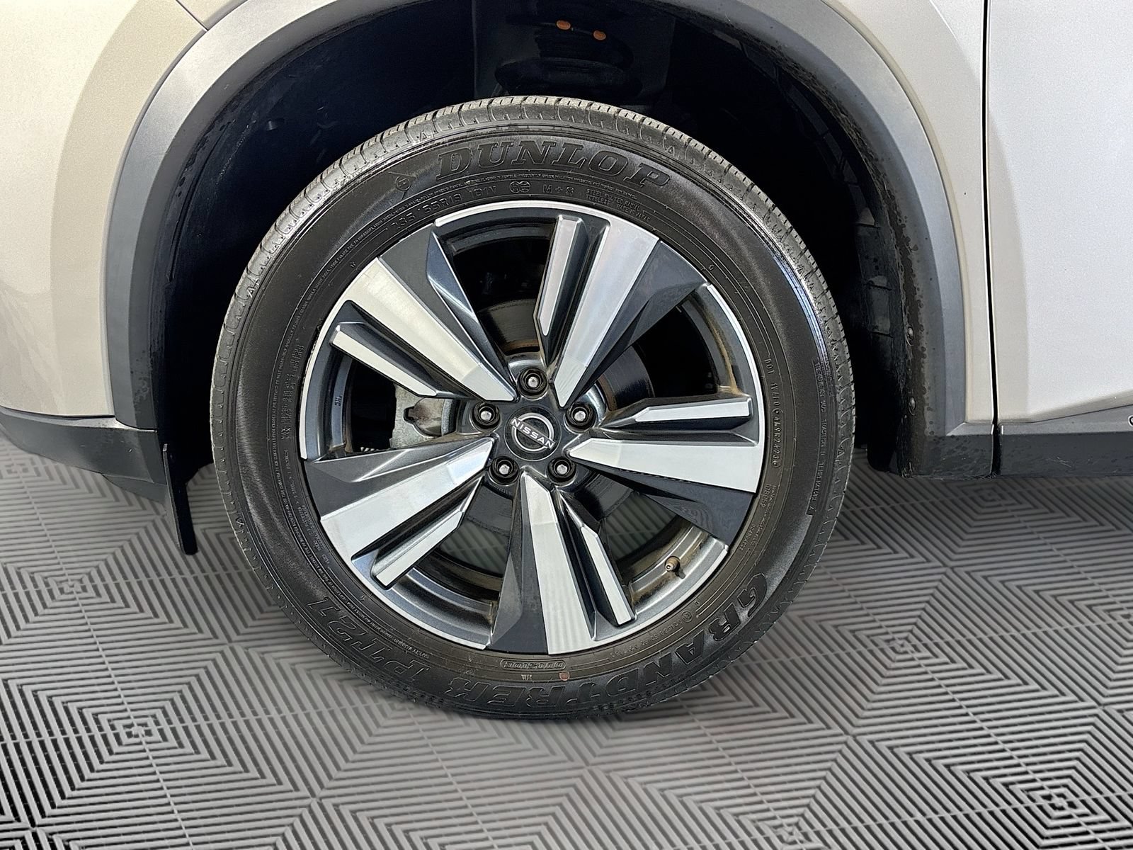 Used 2023 Nissan Rogue SL FWD image 31