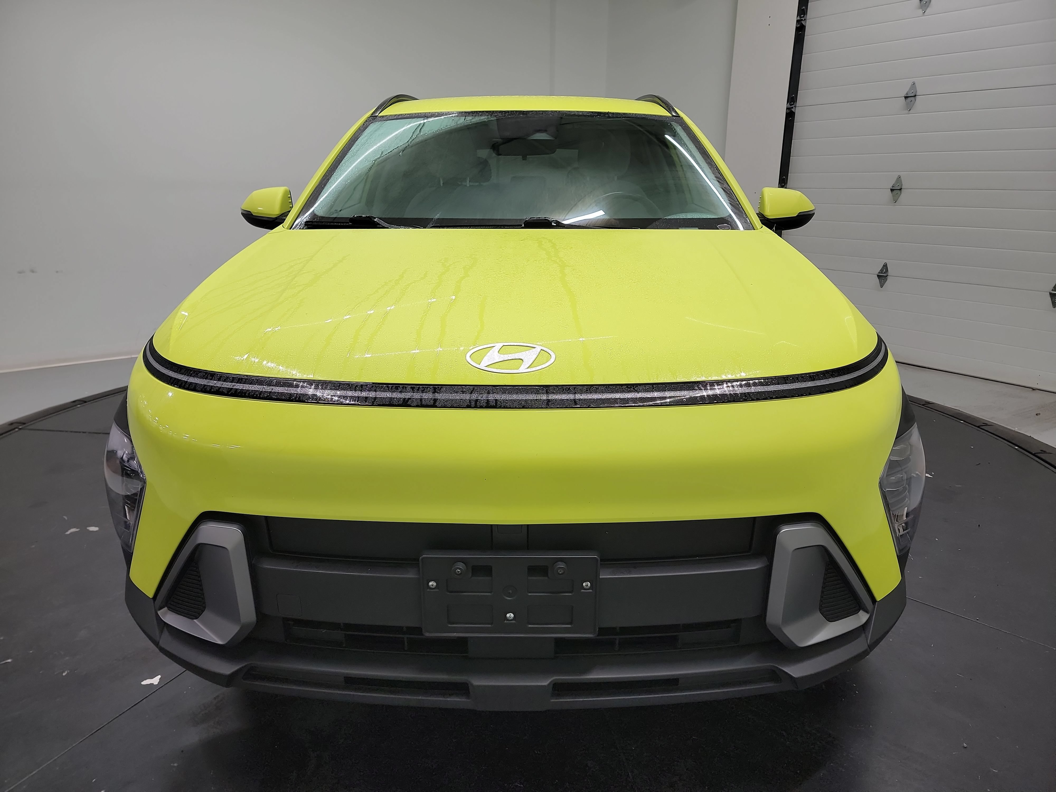 Used 2024 Hyundai Kona SEL AWD/4WD image 2