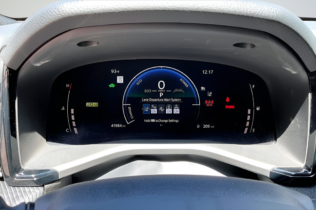 Used 2026 Toyota Camry SE FWD image 12