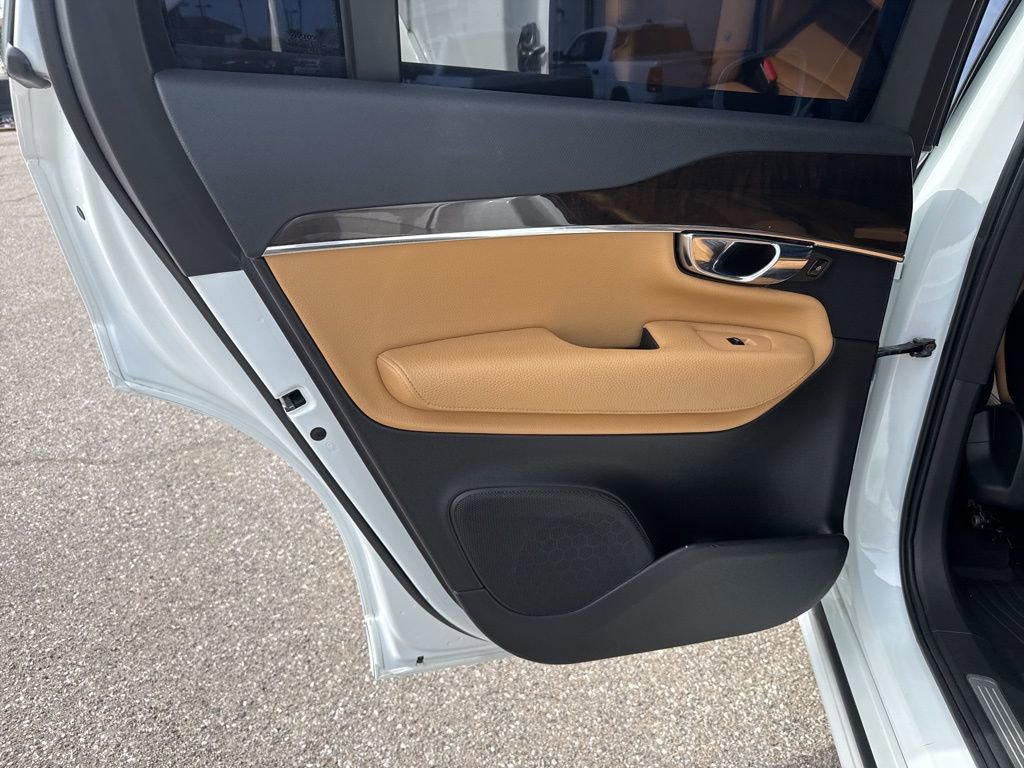 Used 2016 Volvo XC90 T6 Momentum image 29