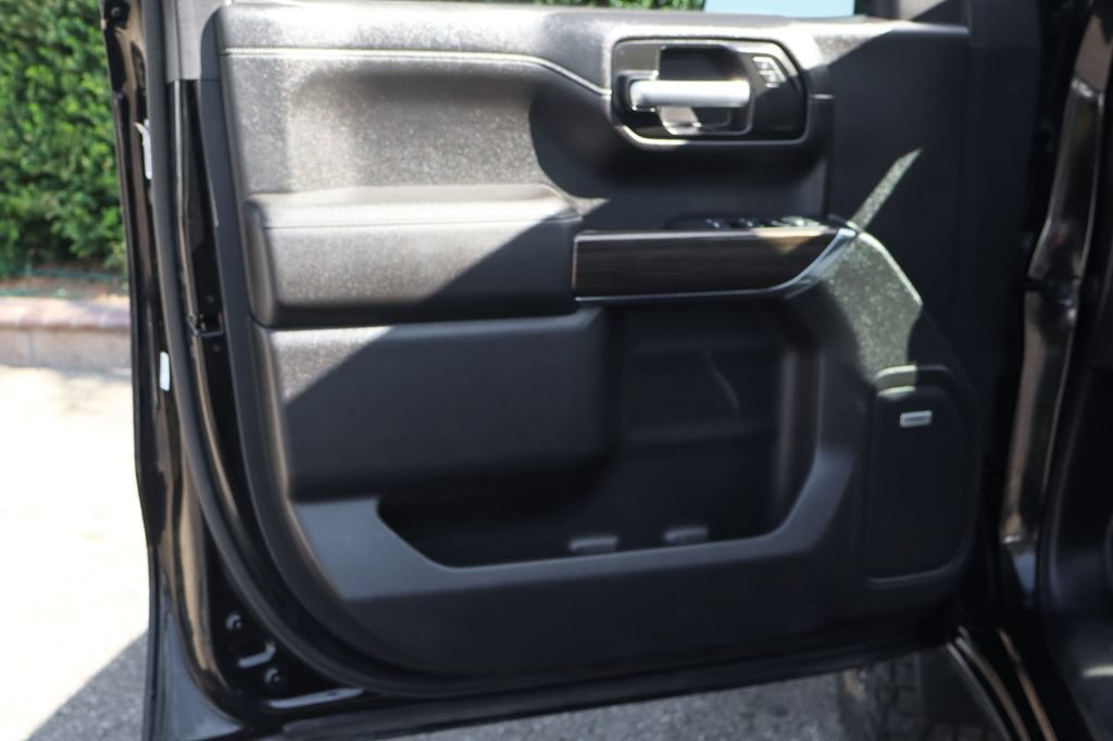 Used 2021 Chevrolet Silverado 1500 LT Trail Boss w/ Convenience Package II AWD/4WD image 17