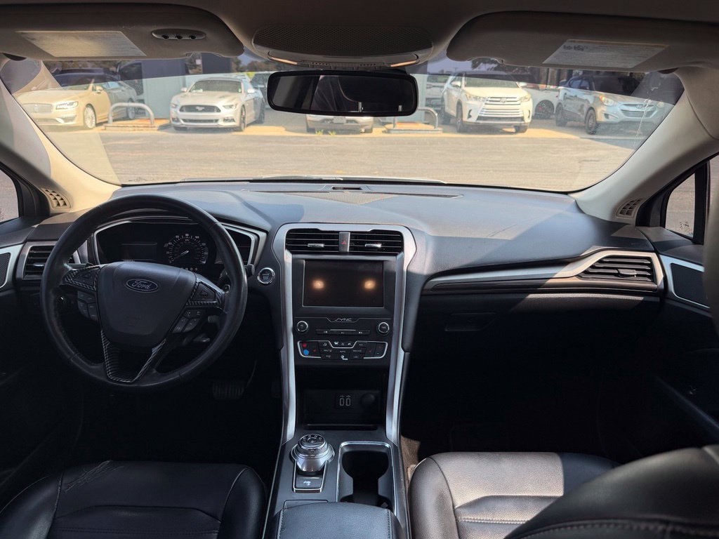 Used 2019 Ford Fusion SEL FWD image 11
