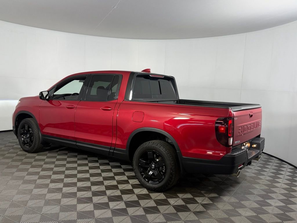 Used 2025 Honda Ridgeline Black Edition image 8