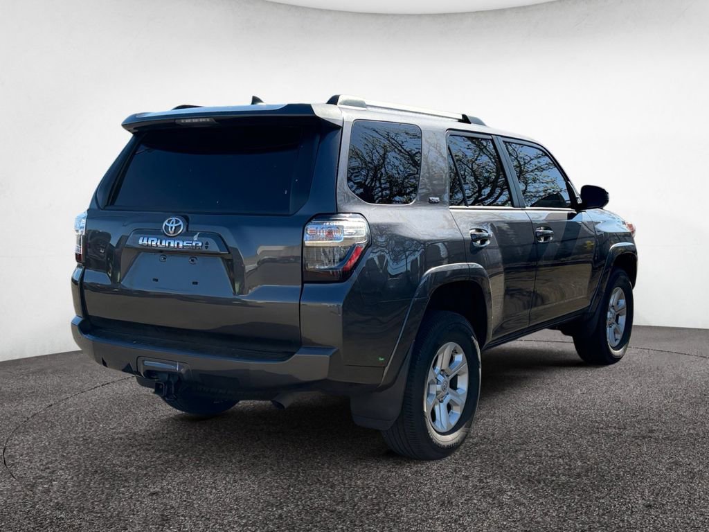 Used 2021 Toyota 4Runner SR5 AWD/4WD image 4