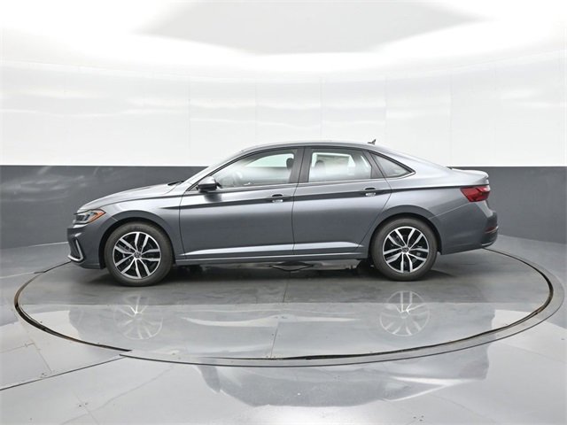 New 2026 Volkswagen Jetta SE image 4