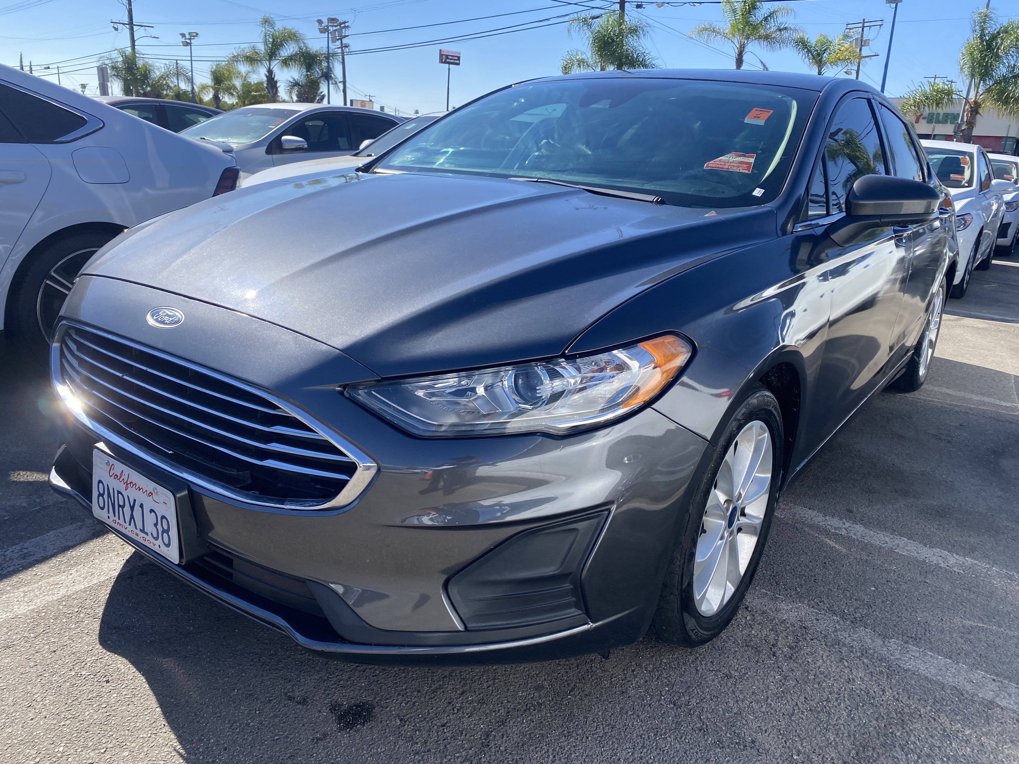 Used 2019 Ford Fusion SE image 2