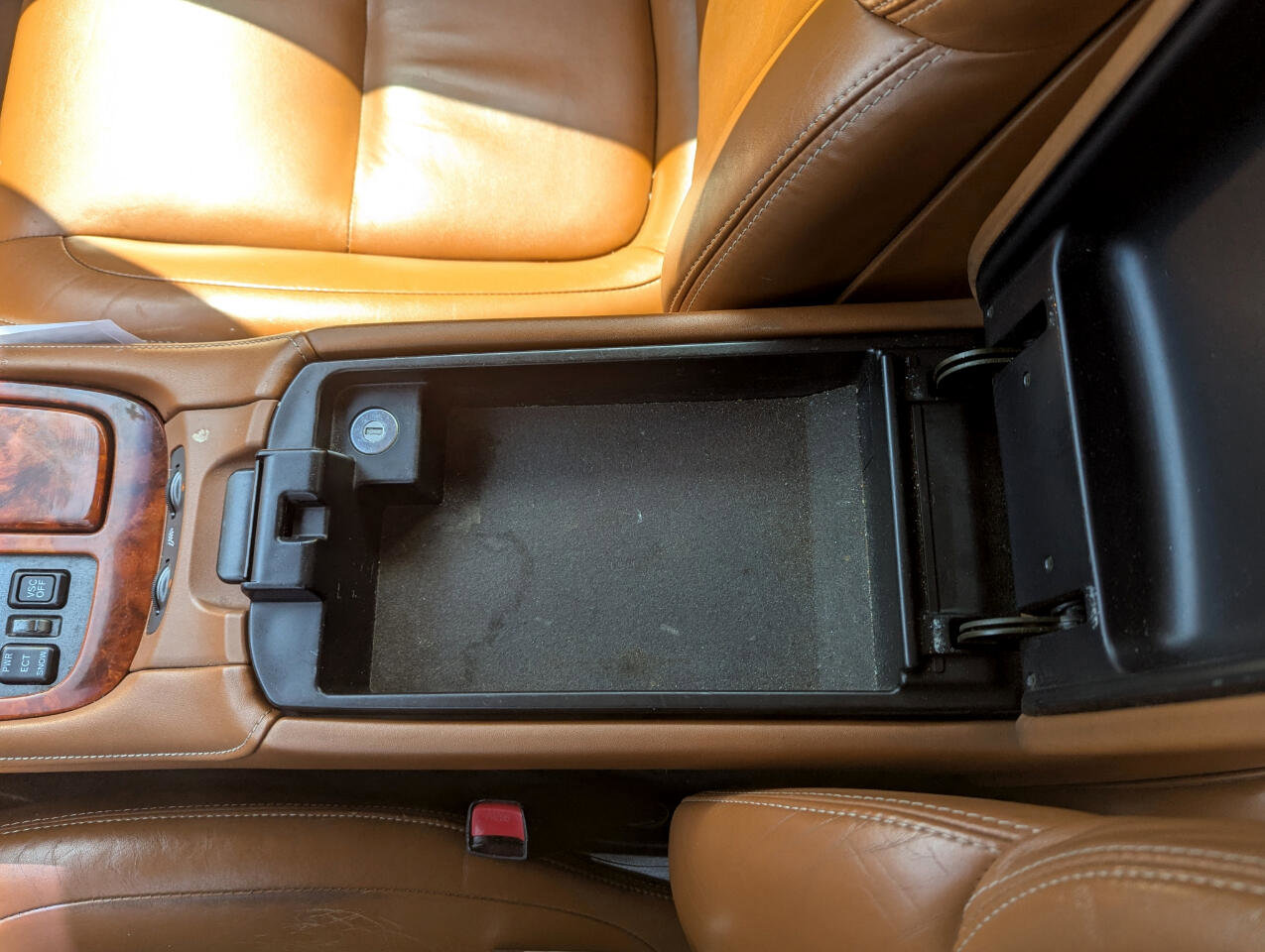 Used 2004 Lexus SC 430 Convertible image 26