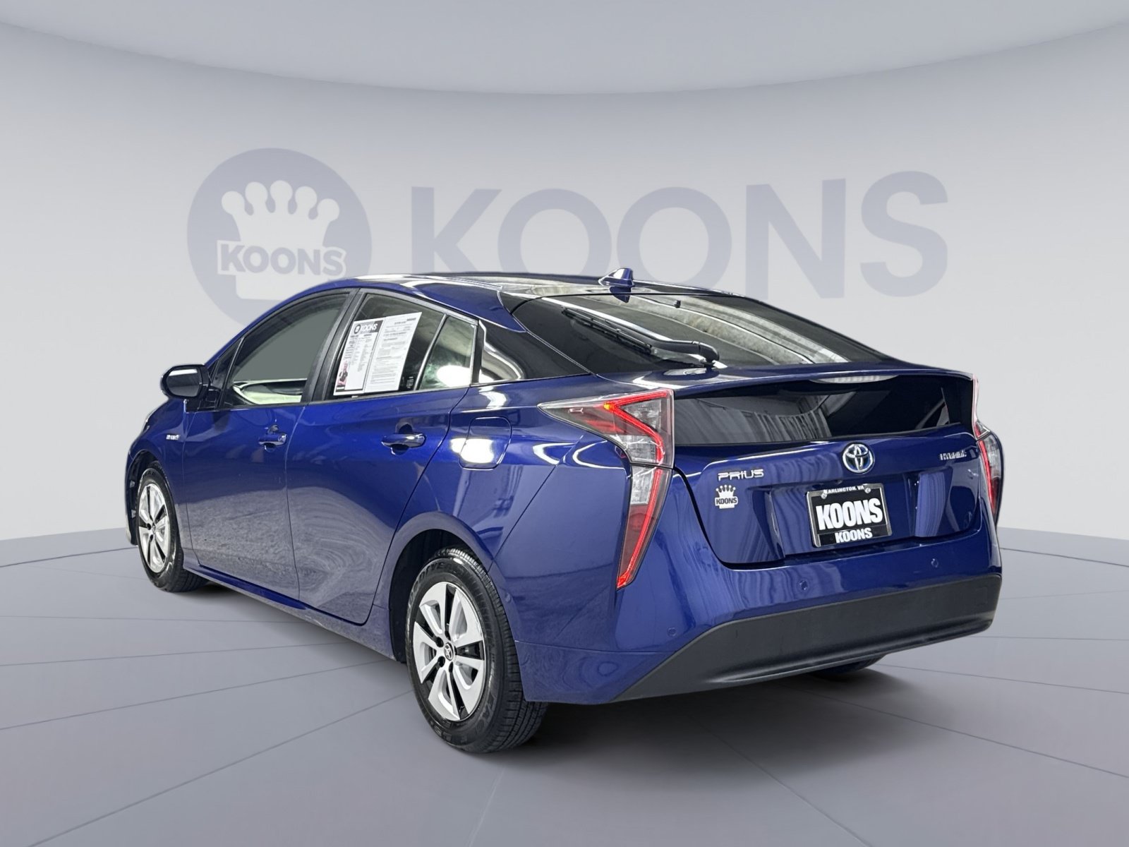 Used 2017 Toyota Prius Three w/ Advanced Technology Package FWD image 10