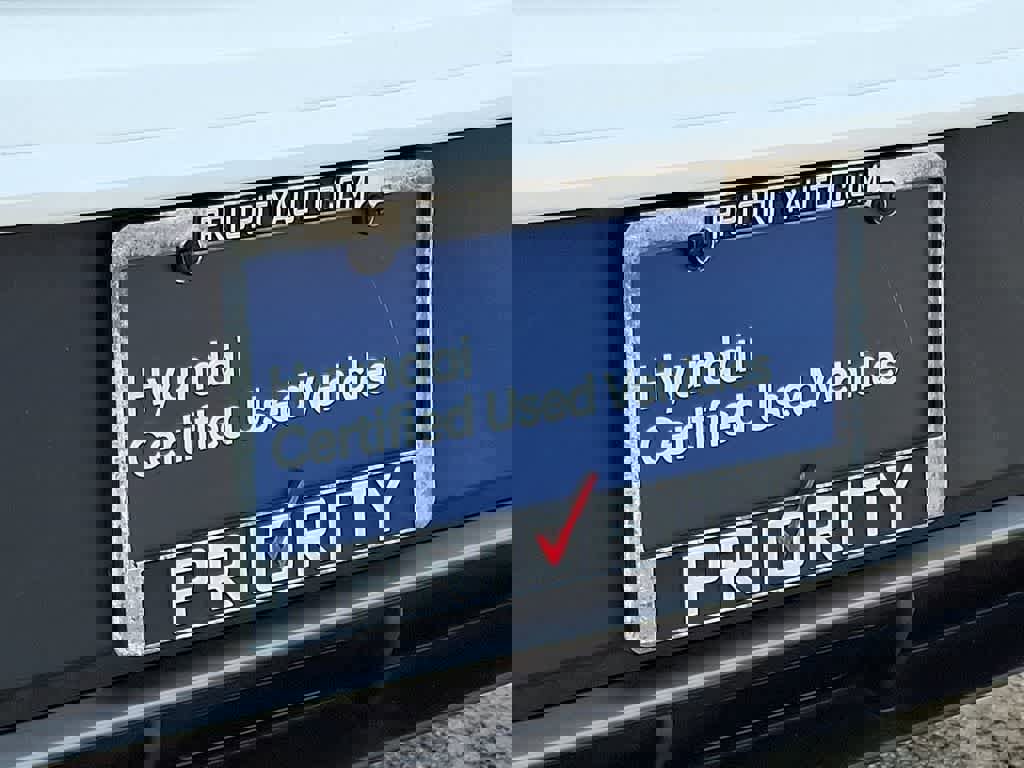 Certified 2025 Hyundai Elantra Sport image 31