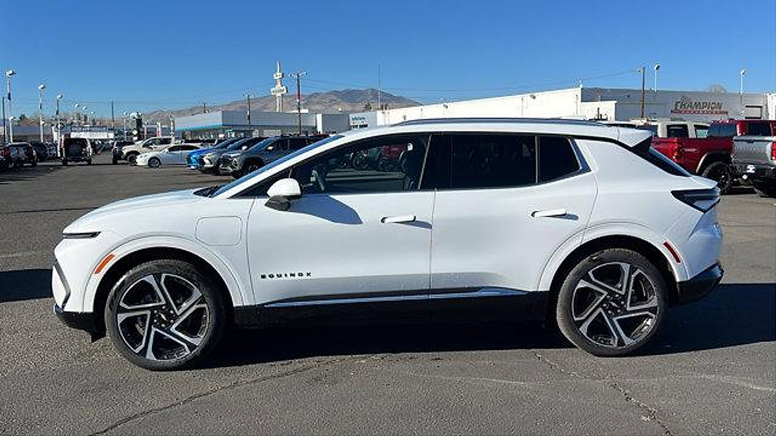 New 2026 Chevrolet Equinox EV LT image 8