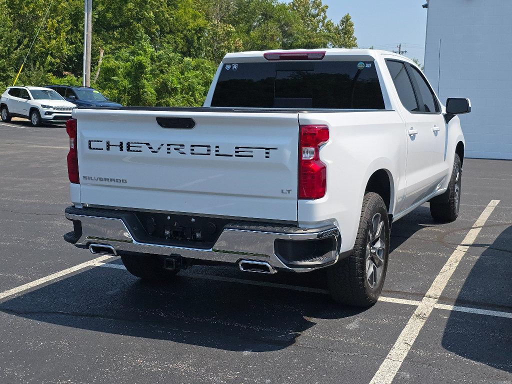 Used 2025 Chevrolet Silverado 1500 LT AWD/4WD image 3