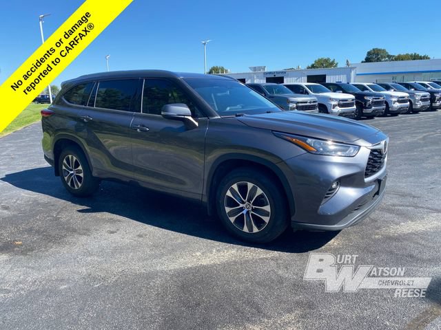 Used 2021 Toyota Highlander XLE AWD/4WD image 12