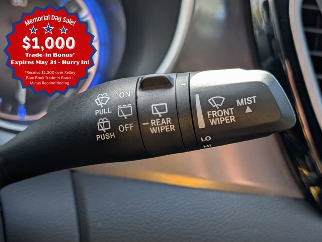 Used 2025 Chrysler Pacifica Select FWD image 21