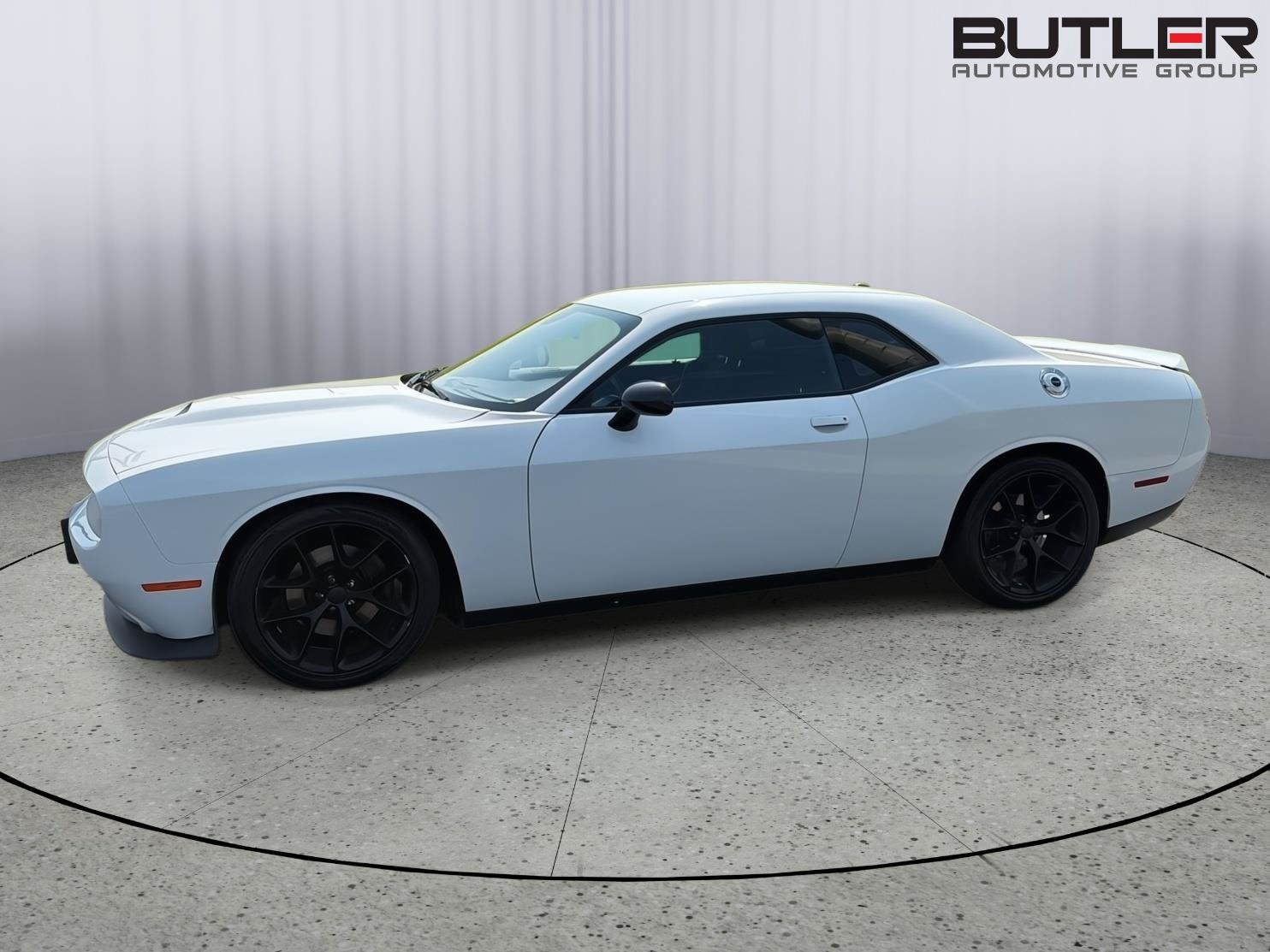 Used 2022 Dodge Challenger GT RWD image 3