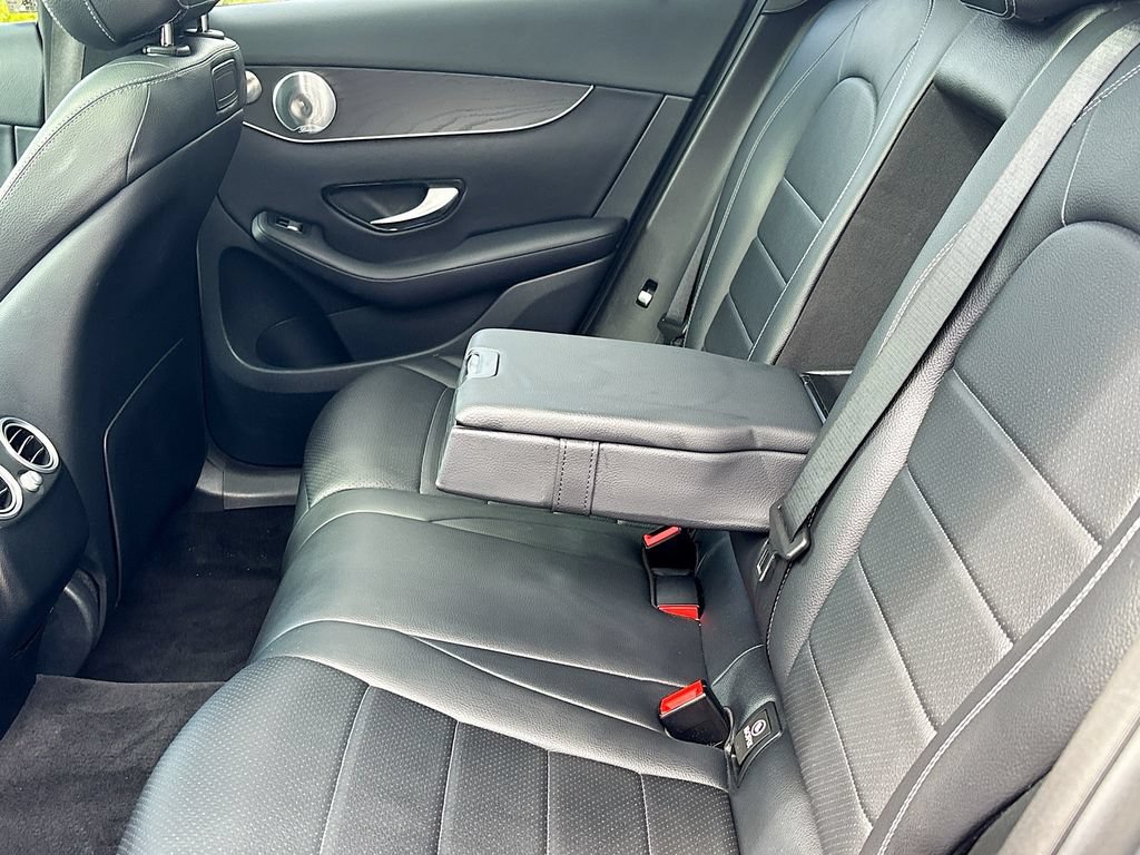 Used 2018 Mercedes-Benz GLC 300 4MATIC w/ Premium Package image 18