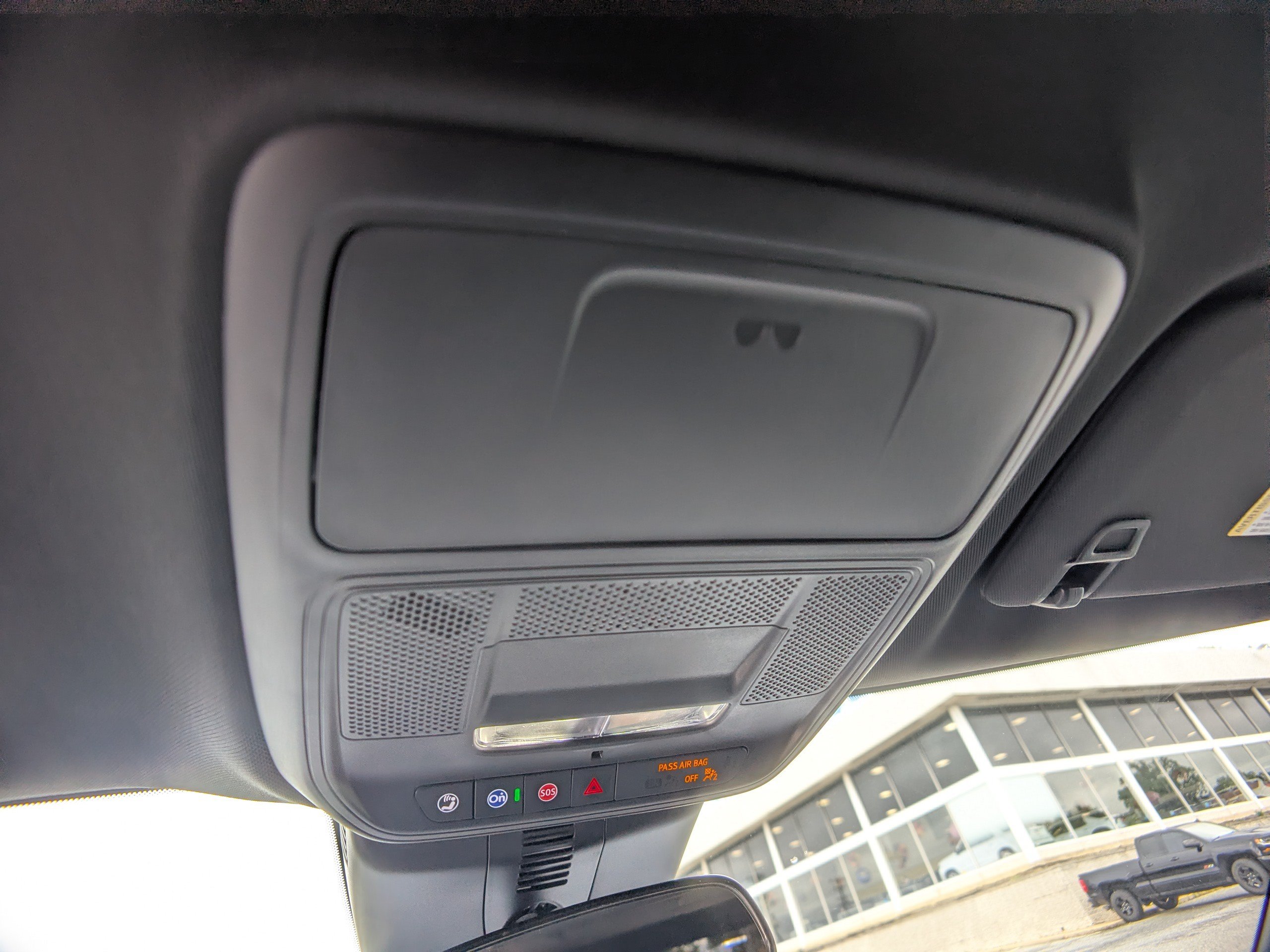New 2027 Chevrolet Traverse LT FWD image 18