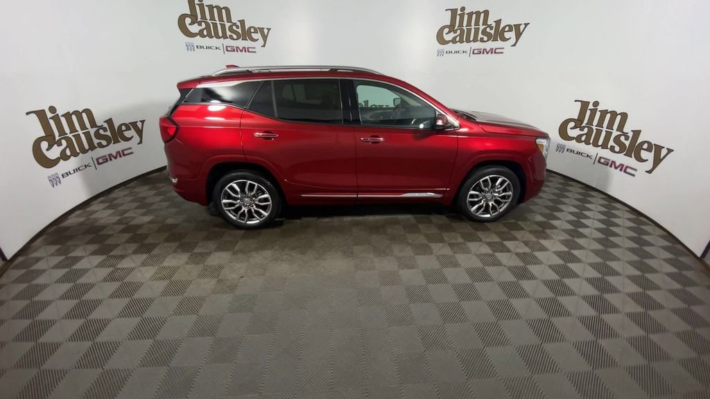 Used 2023 GMC Terrain Denali image 9