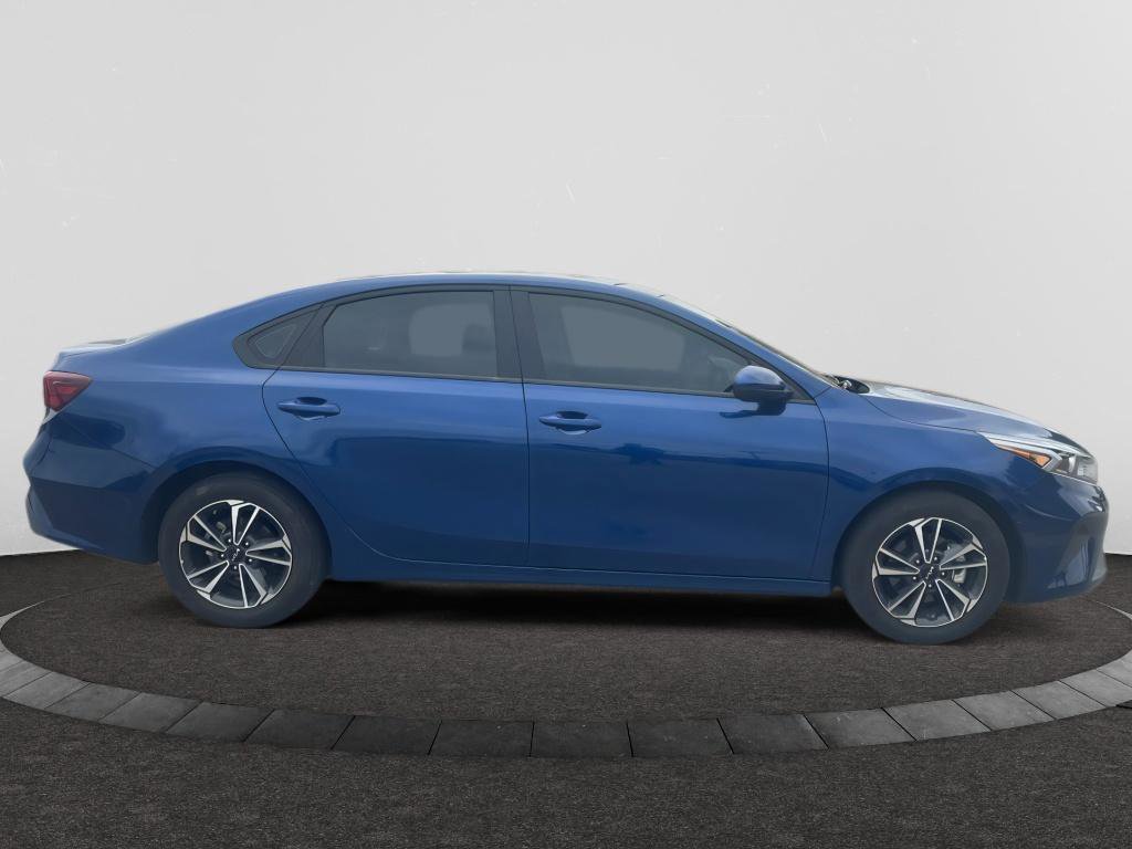 Used 2024 Kia Forte LXS image 4