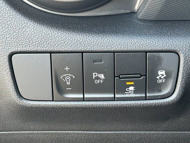 Used 2022 Hyundai Kona Limited w/ Cargo Package FWD image 24