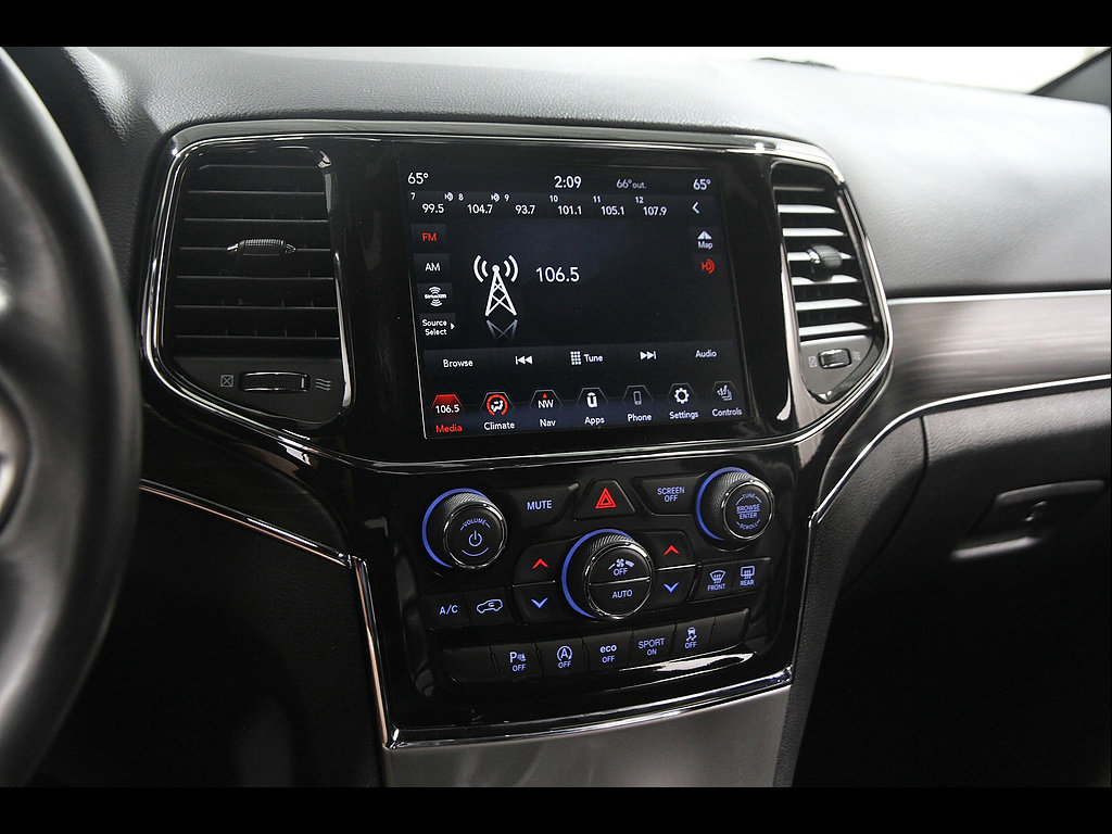 Used 2021 Jeep Grand Cherokee Limited AWD/4WD image 9