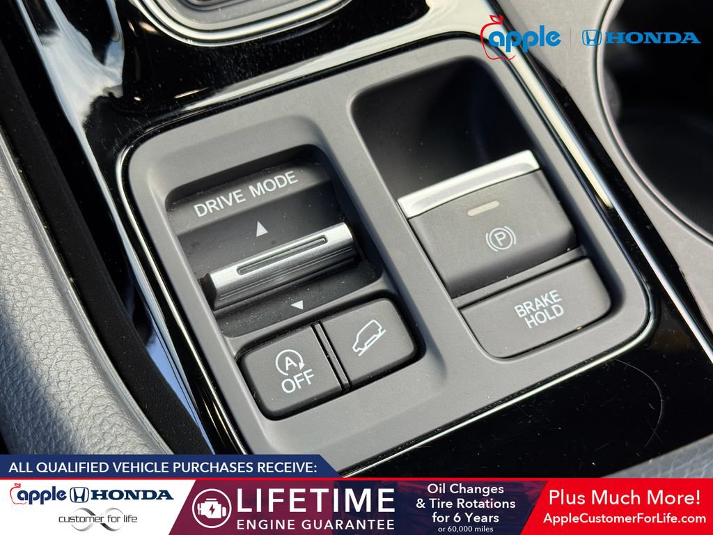 Used 2025 Honda Pilot TrailSport image 29