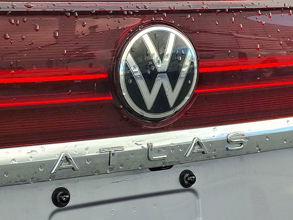 Used 2024 Volkswagen Atlas SE image 19