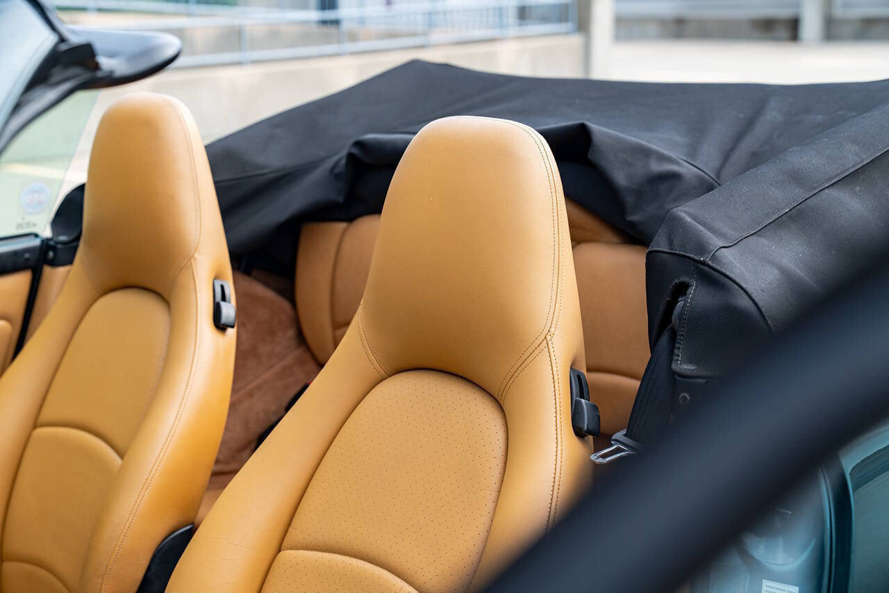 Used 1995 Porsche 911 Cabriolet image 60
