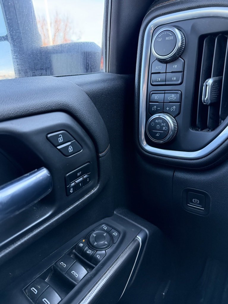 Used 2022 GMC Sierra 2500 AT4 w/ AT4 Preferred Package image 18