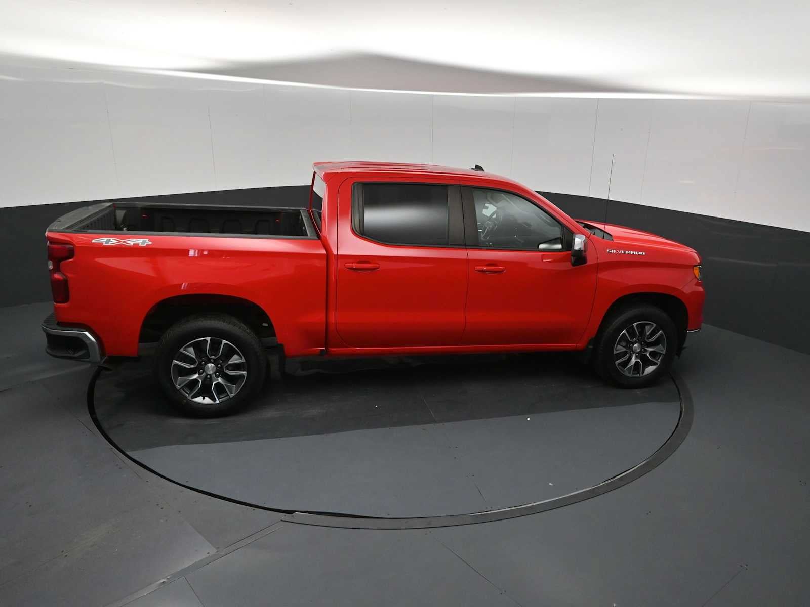 Used 2023 Chevrolet Silverado 1500 LT AWD/4WD image 17