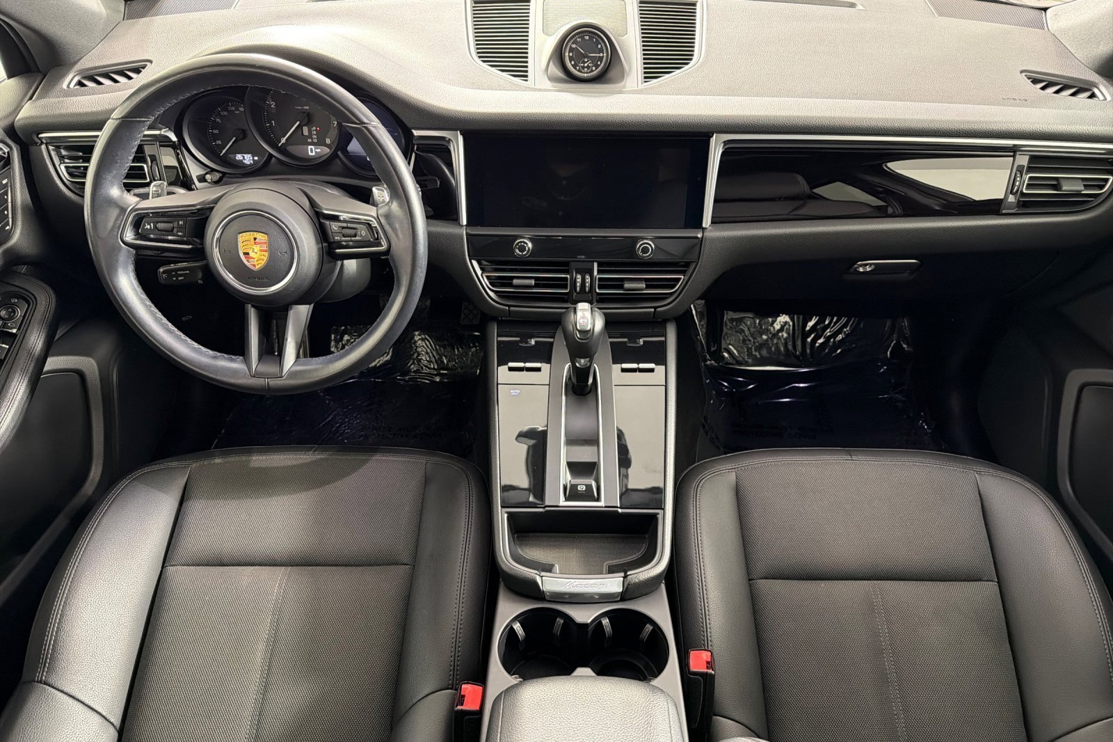 Used 2022 Porsche Macan w/ Driver Memory Package image 12