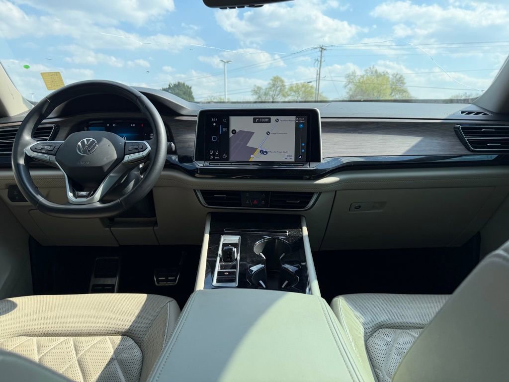 Used 2024 Volkswagen Atlas SEL Premium R-Line image 19