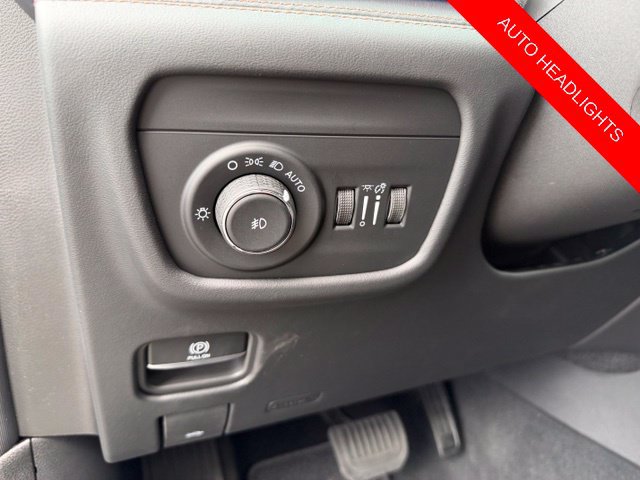 New 2027 Jeep Grand Cherokee Summit w/ Adv Protech Group IV AWD/4WD image 36