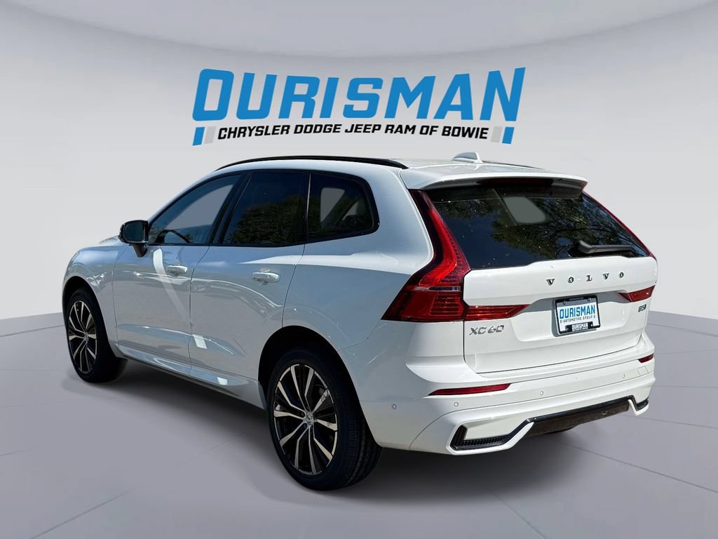 Used 2024 Volvo XC60 B5 Plus AWD/4WD image 4