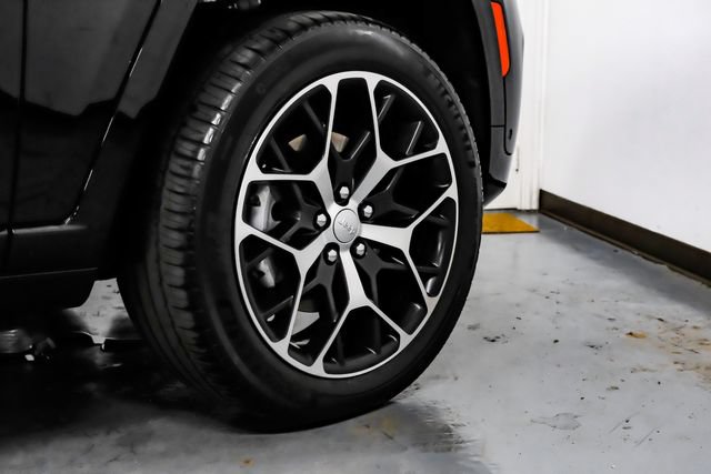 Used 2022 Jeep Grand Cherokee Summit AWD/4WD image 93