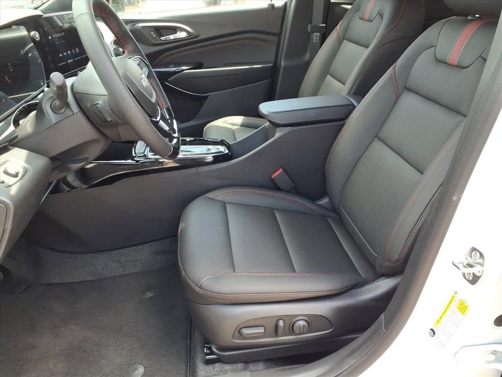 New 2026 Chevrolet Trax RS w/ Driver Confidence Package image 11