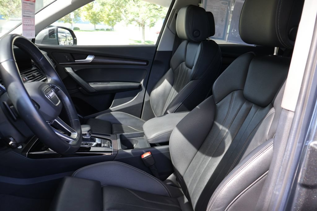 Used 2023 Audi Q5 e Premium w/ Convenience Package AWD/4WD image 6