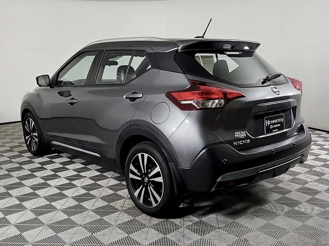 Used 2020 Nissan Kicks SR w/ SR Premium Package FWD image 6