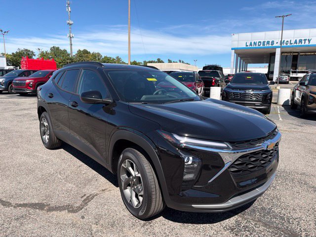 New 2026 Chevrolet Trax LT FWD image 1