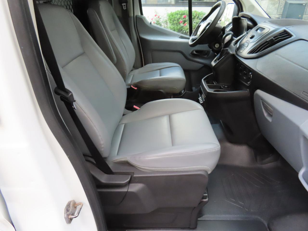 Used 2015 Ford Transit 150 130 Low Roof RWD image 19