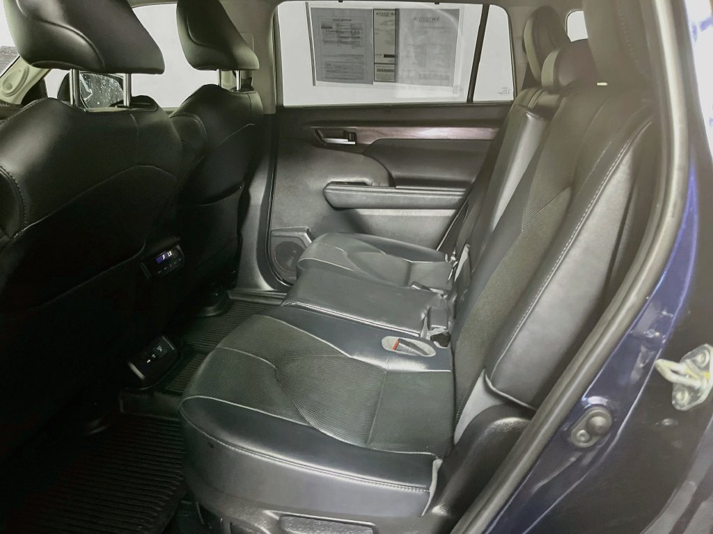 Used 2021 Toyota Highlander Limited FWD image 25