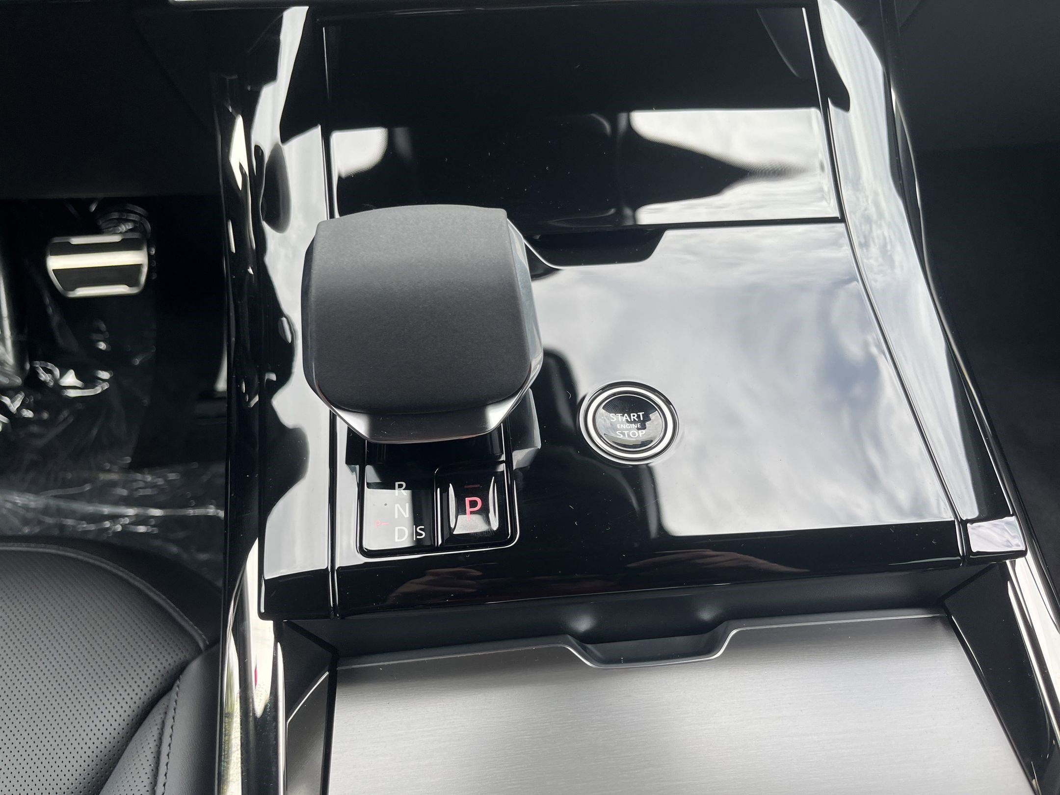 New 2025 Land Rover Range Rover Sport Dynamic SE AWD/4WD image 17