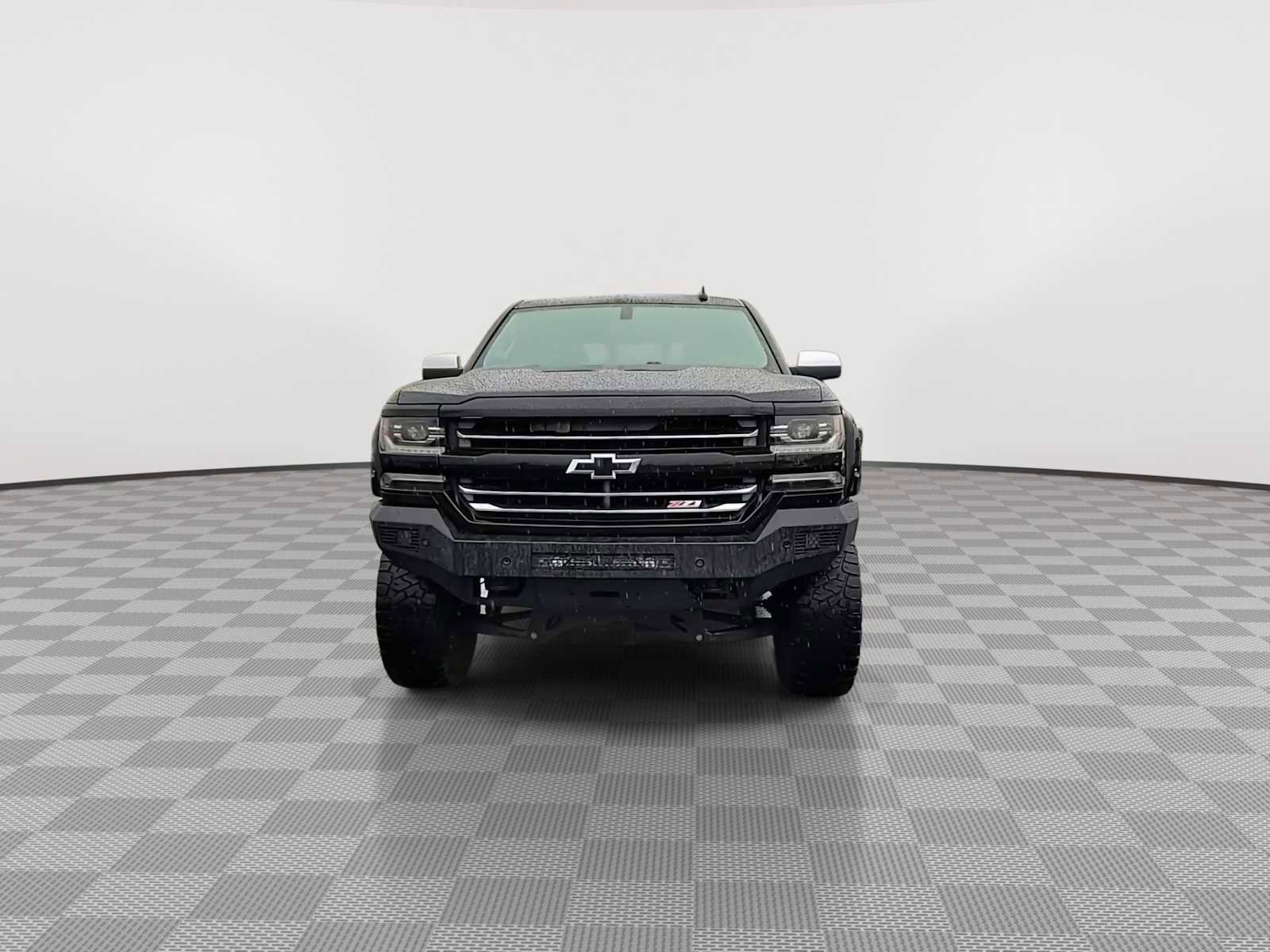 Used 2017 Chevrolet Silverado 1500 LTZ Z71 w/ LTZ Plus Package AWD/4WD image 3