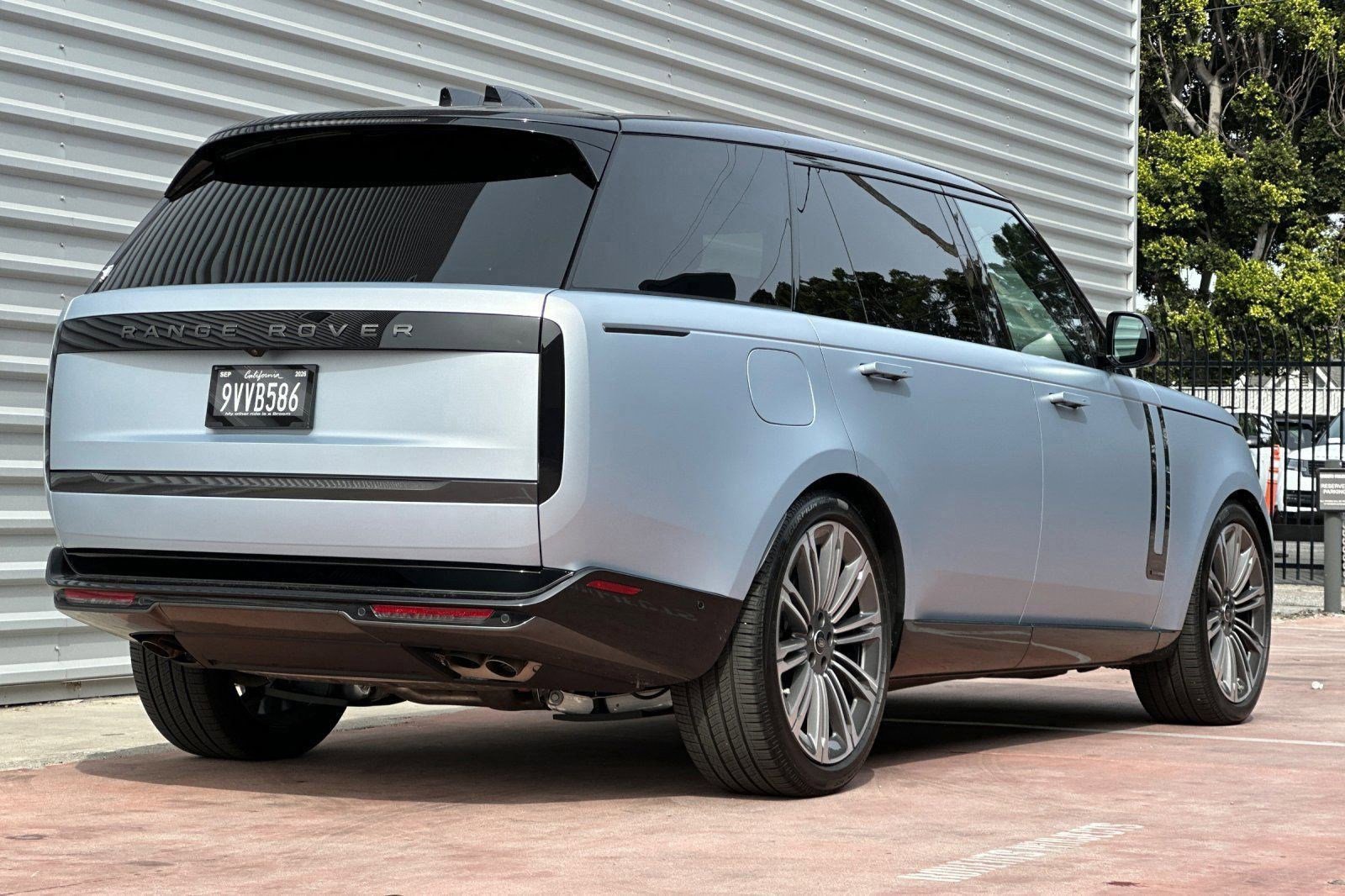 Used 2025 Land Rover Range Rover Long Wheelbase Autobiography AWD/4WD image 7