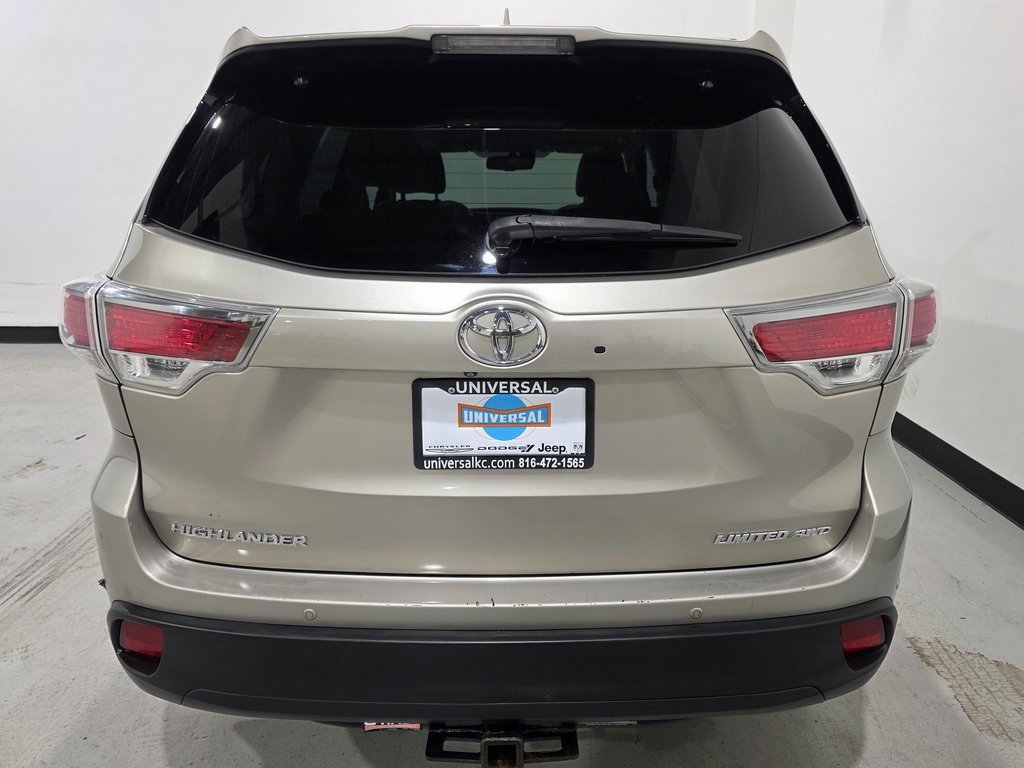 Used 2015 Toyota Highlander Limited w/ Driver Technology Package image 28