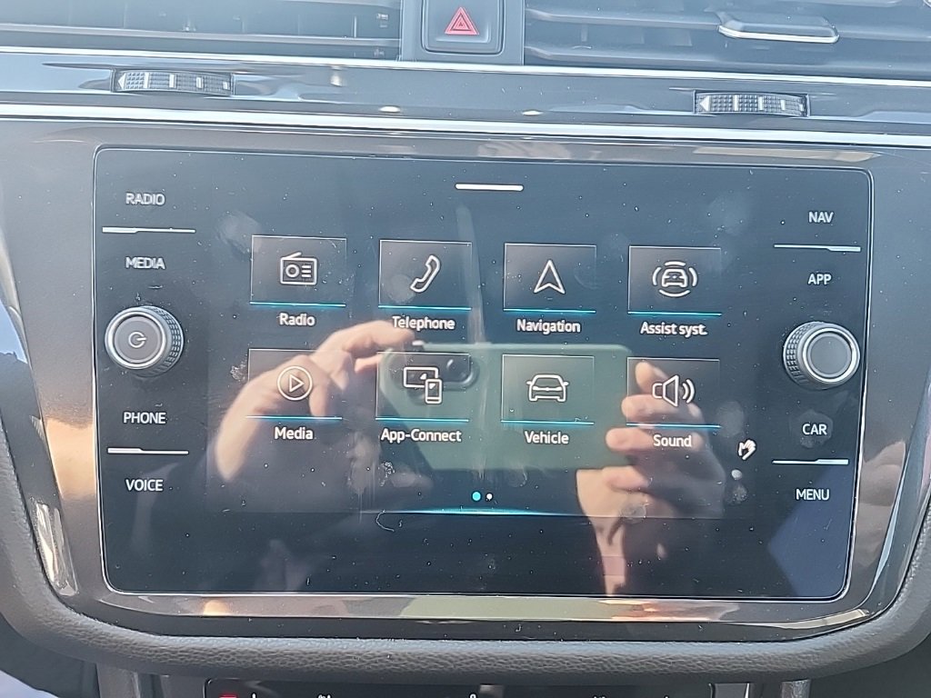 Used 2024 Volkswagen Tiguan SEL R-Line image 26