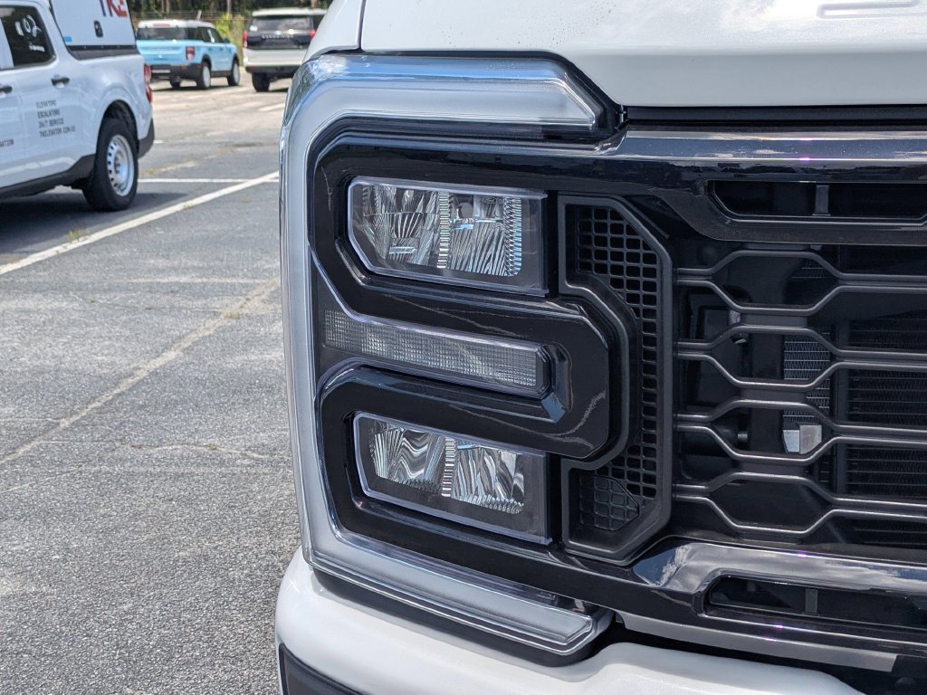 New 2026 Ford F350 Lariat w/ Tremor Off-Road Package AWD/4WD image 10