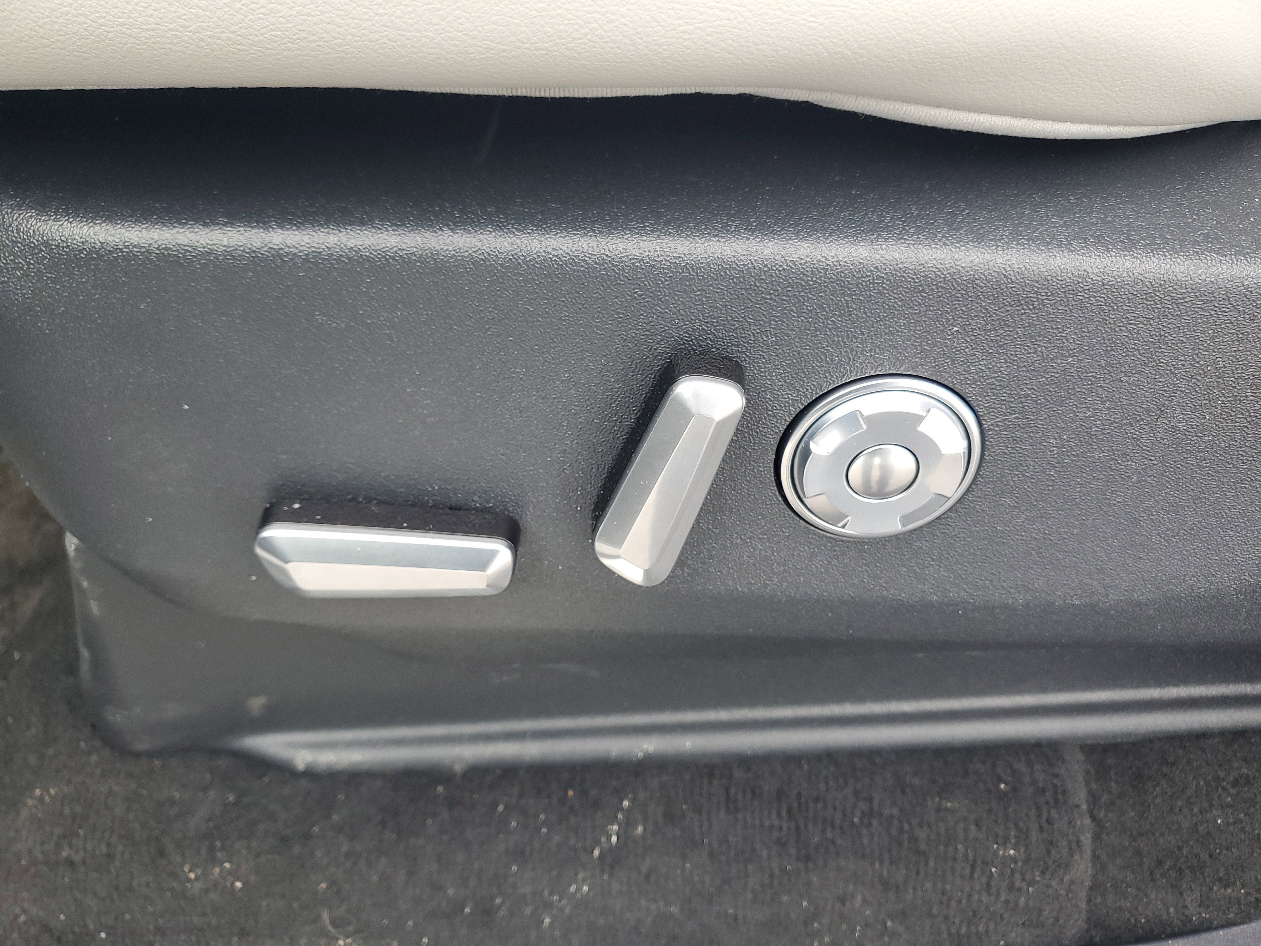 New 2026 Lincoln Navigator Reserve w/ Jet Appearance Package image 13