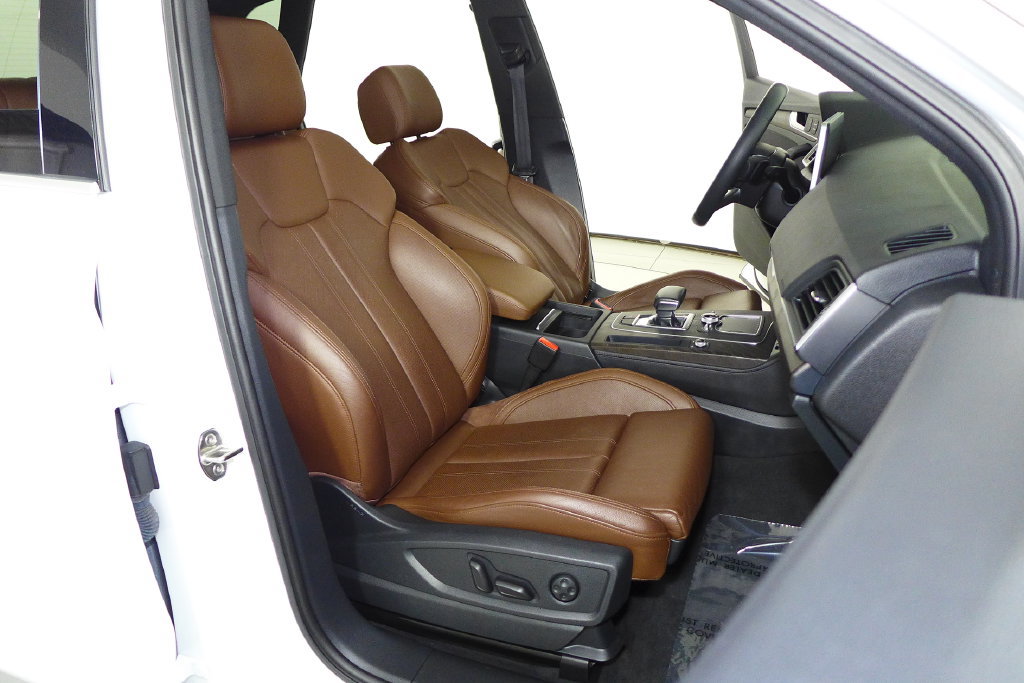Used 2019 Audi Q5 2.0T Premium Plus w/ Premium Plus Package AWD/4WD image 19