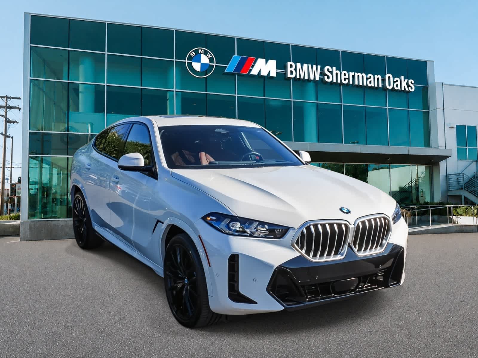 Used 2024 BMW X6 xDrive40i w/ Premium Package AWD/4WD image 3