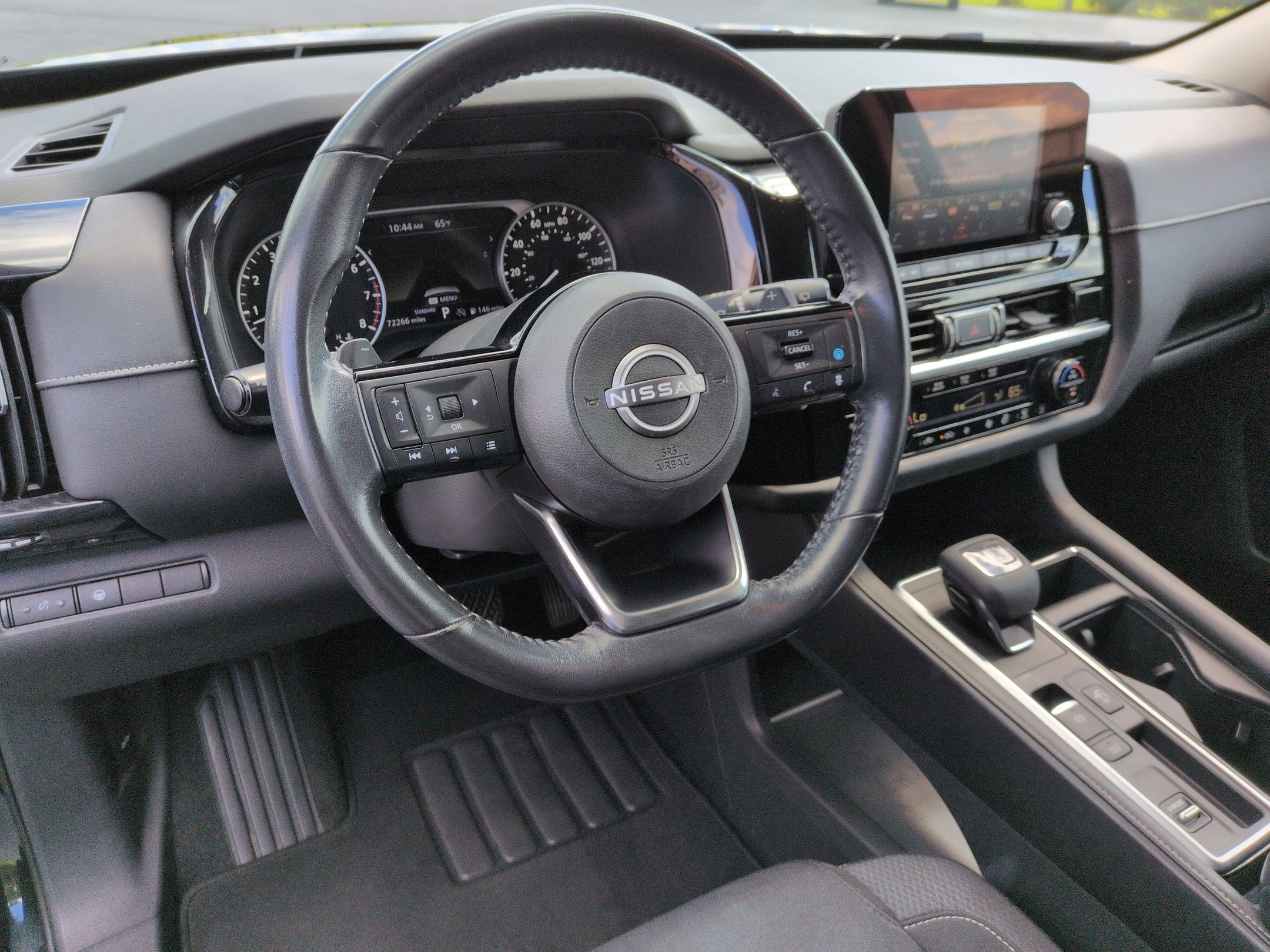 Used 2022 Nissan Pathfinder SV FWD image 16